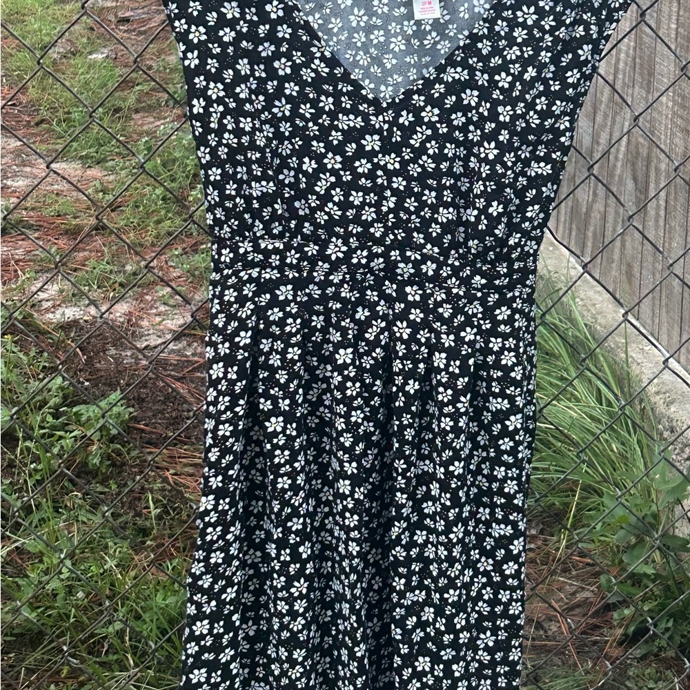 Destination Maternity Black and White Floral Dress size medium